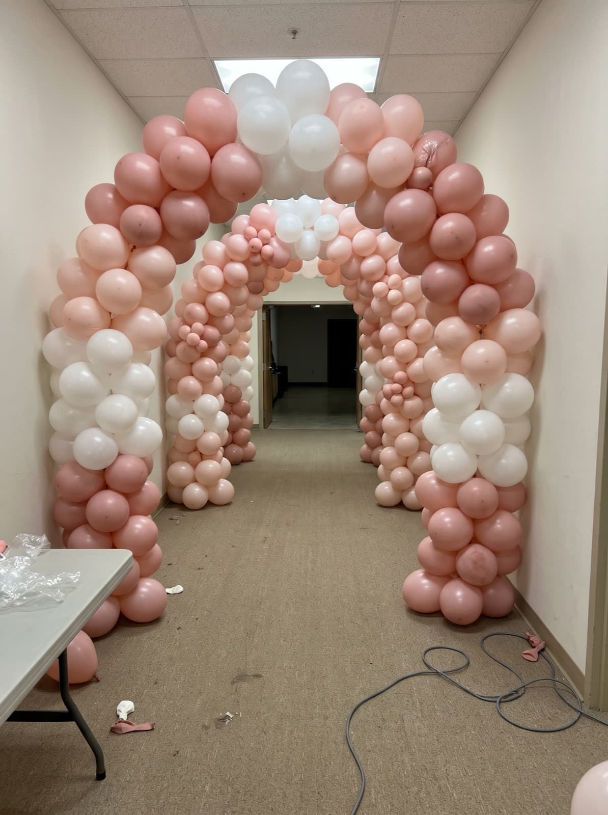 Balloon tunnel entrance of linked arches